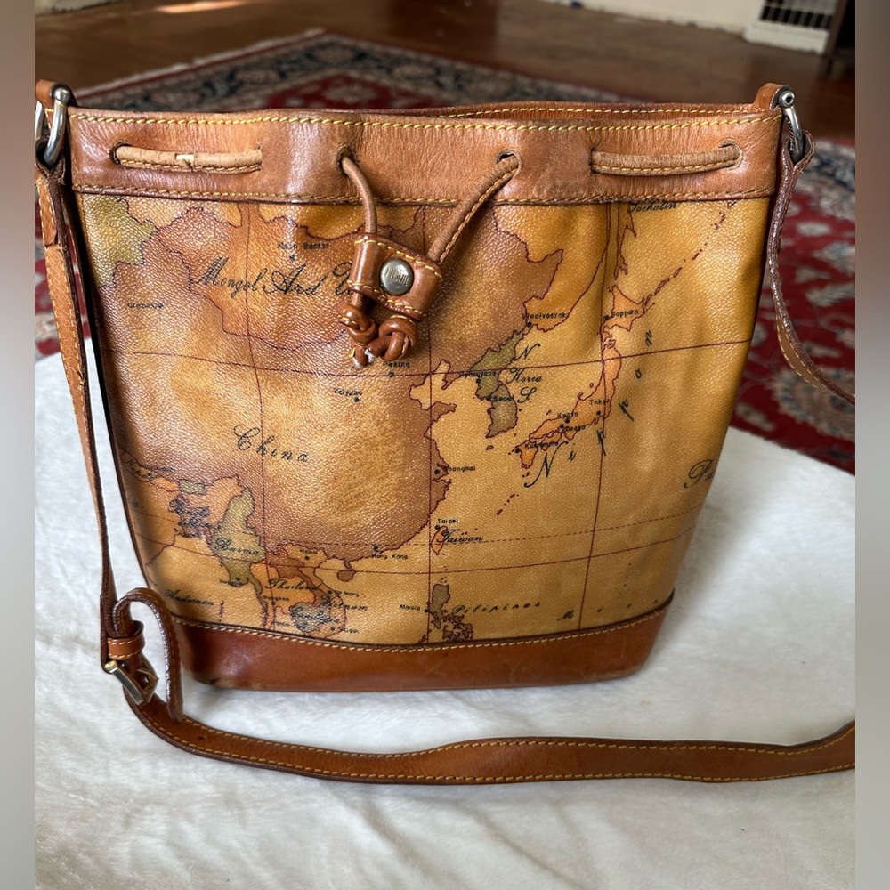 Alviero Martini bucket bag